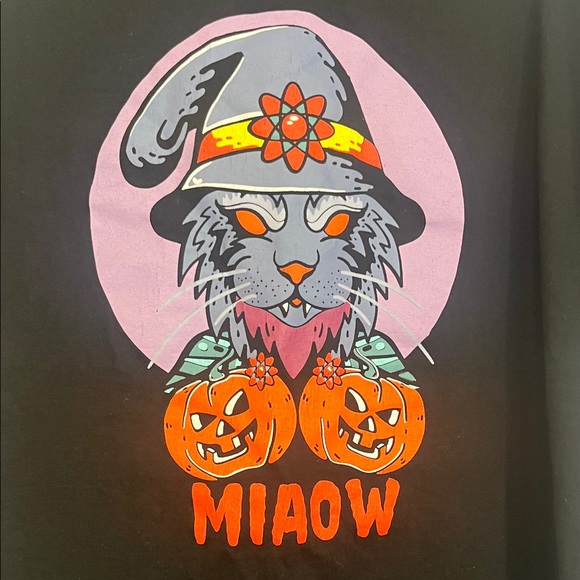 Black Halloween Cat Graphic Tee - Picture 2 of 4